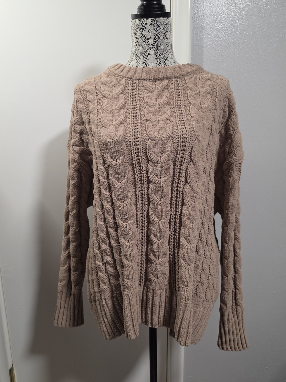SO Women's XL Taupe Chenille Cable Knit Sweater Chunky Oversized Cozy